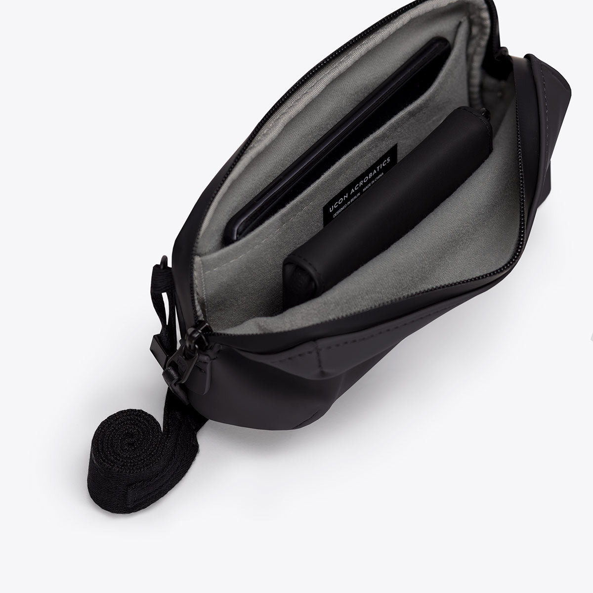 Ando Crossbody Bag - Black / Medium