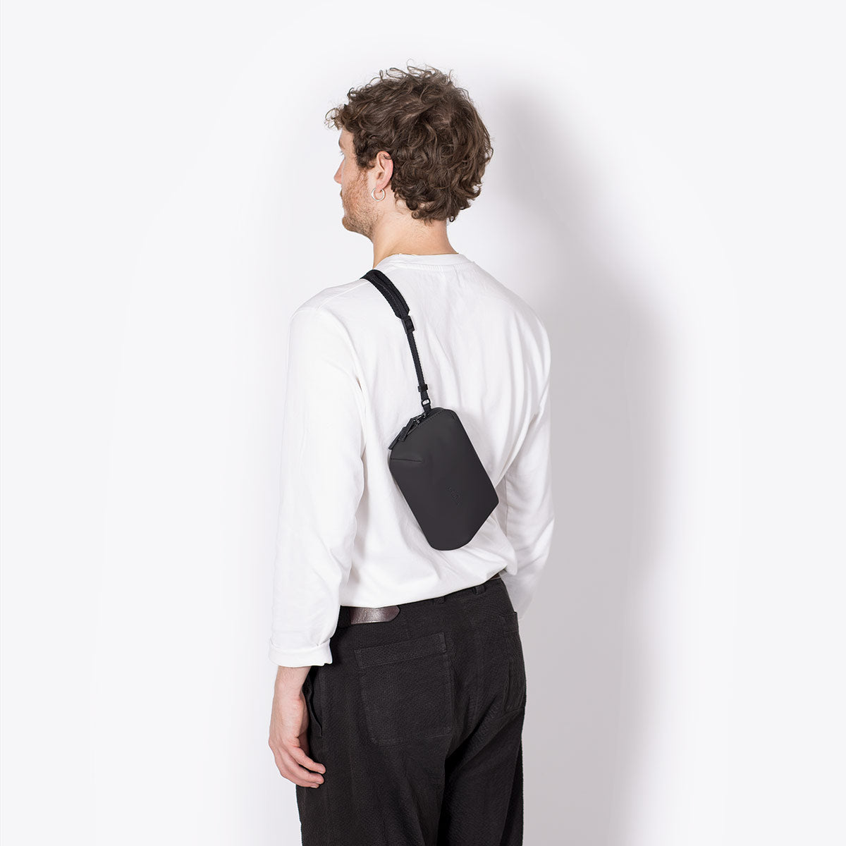 Ando Crossbody Bag - Black / Medium