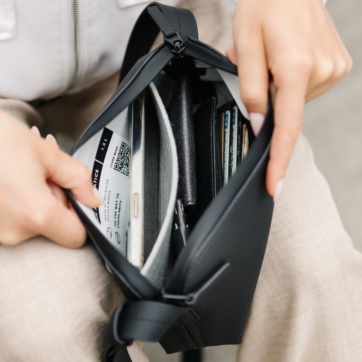 Calla Shoulder Bag - Black