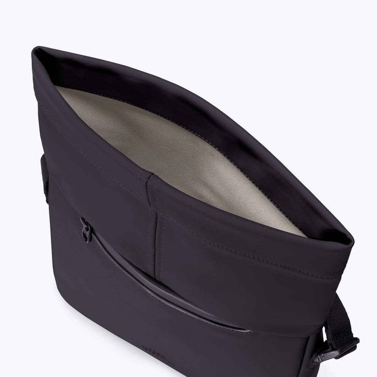 Jarven Shoulder Bag - Black