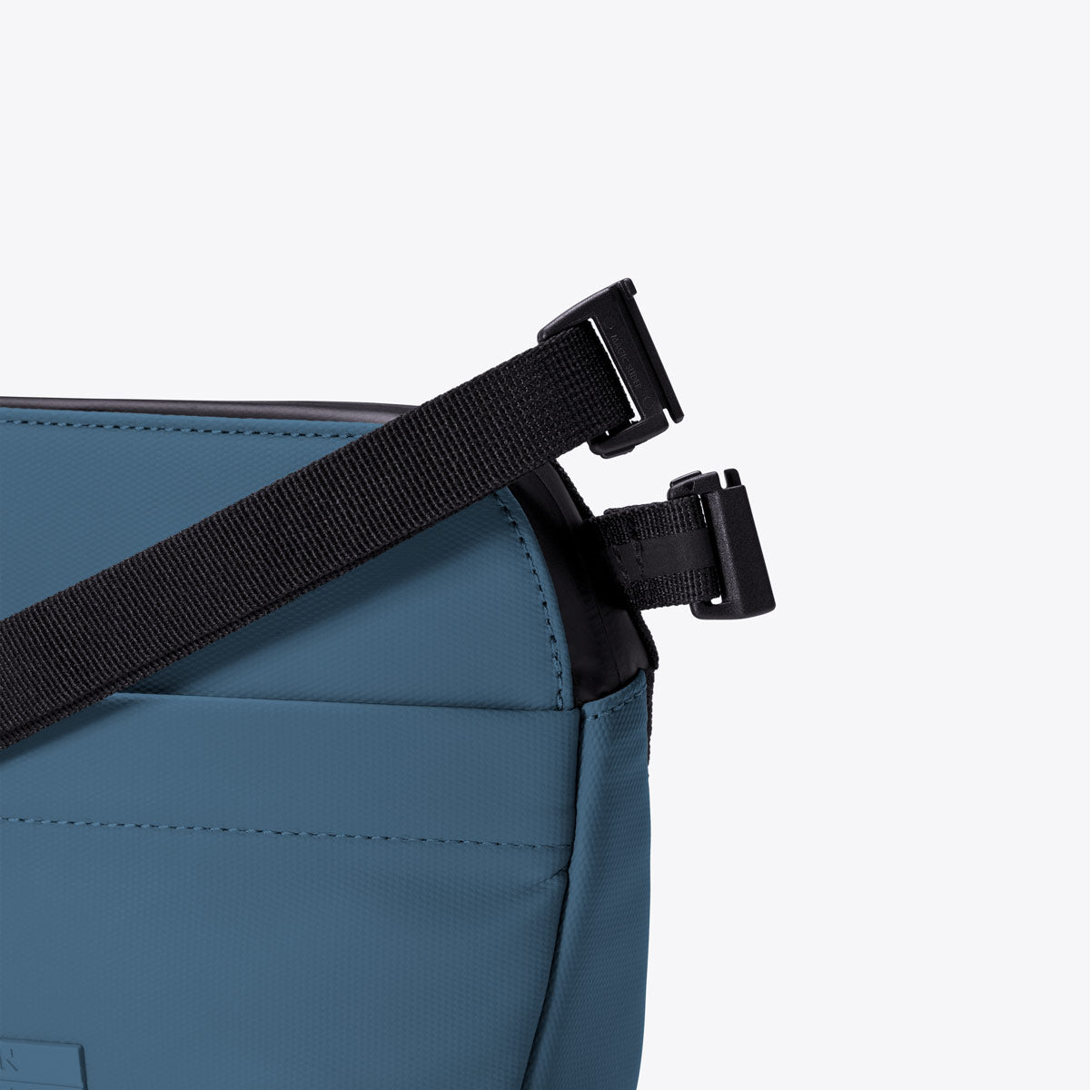 Melvin Crossbody Bag - Petrol / Medium